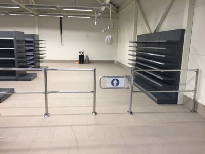 Butikkhyller og utstyr - levering og montering - VVN.LV